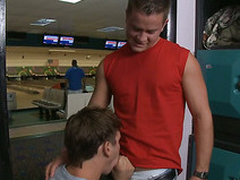 Teen's blowjob in the bowling club